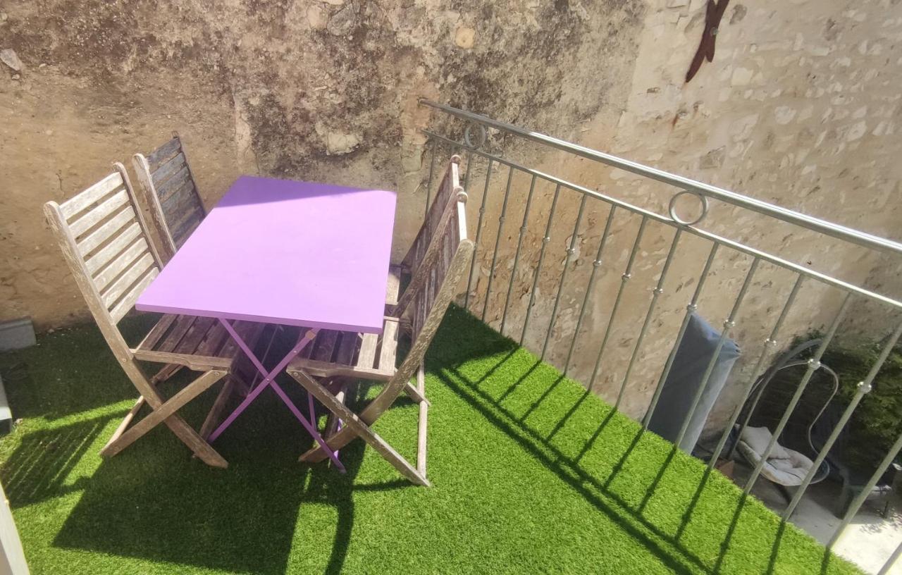T3 Avec Sa Terrasse Au Coeur Du Village Medieval Sauzet  Exterior photo
